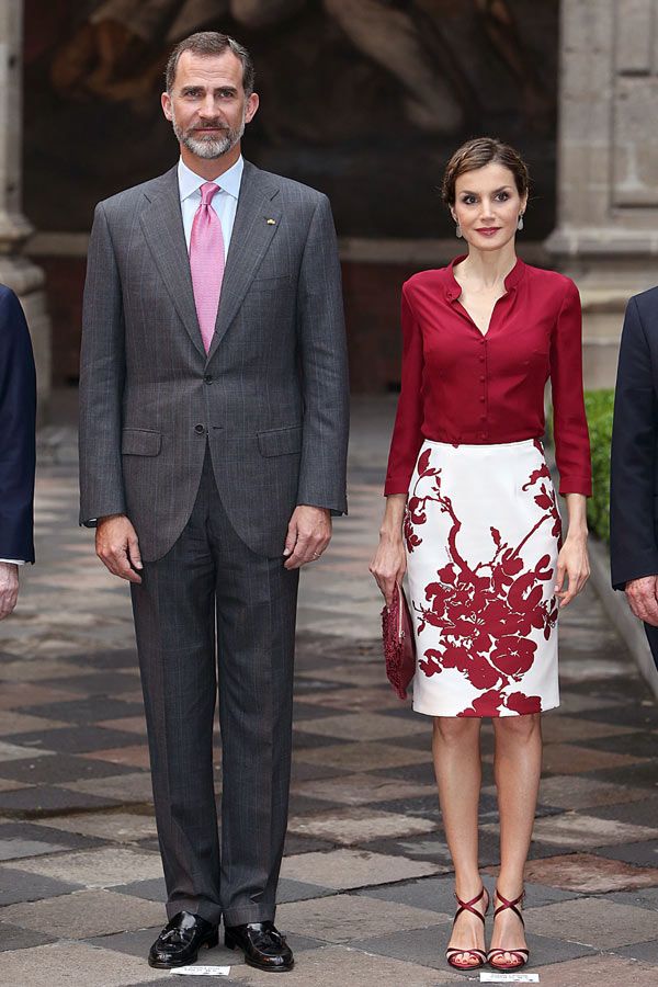 Don Felipe y doña Letizia presidieron en el Antiguo Colegio de San Ildefonso la firma del acuerdo de implantación del Servicio Internacional de Evaluación de la Lengua Española (SIELE)
