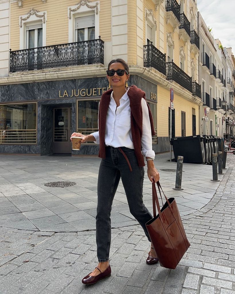 La influencer María Valdés con look básico