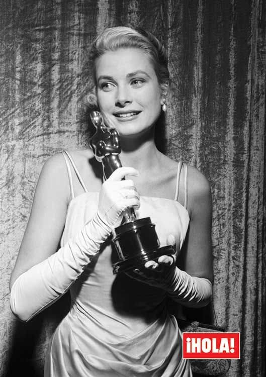 Grace Kelly con su premio Oscar