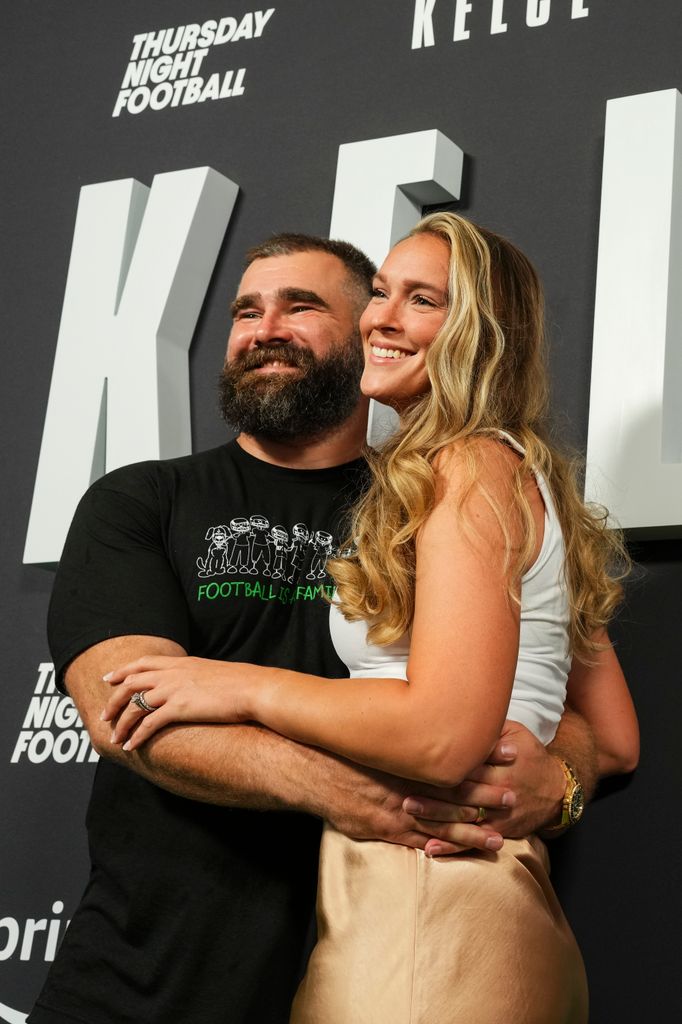 Jason Kelce y Kylie Kelce 