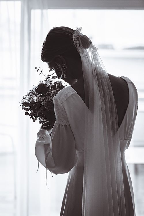 Vestido de novia con velo