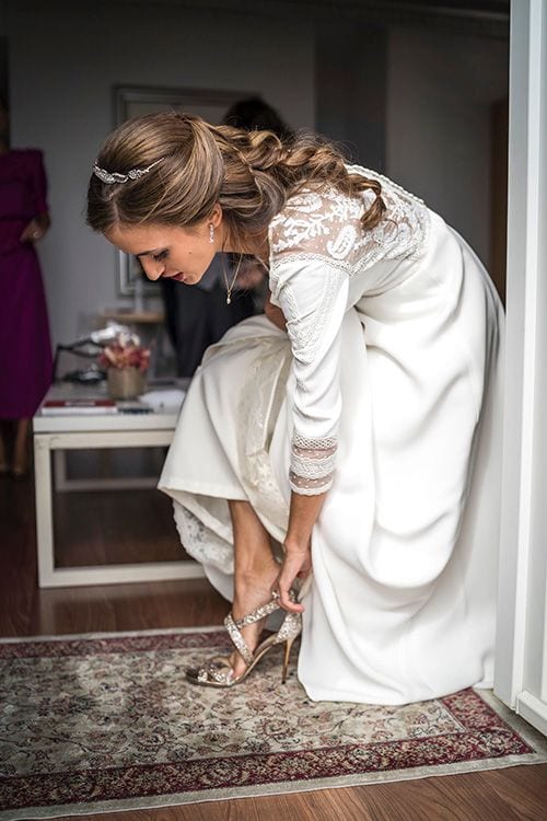 vestido novia navascués detalles sandalias