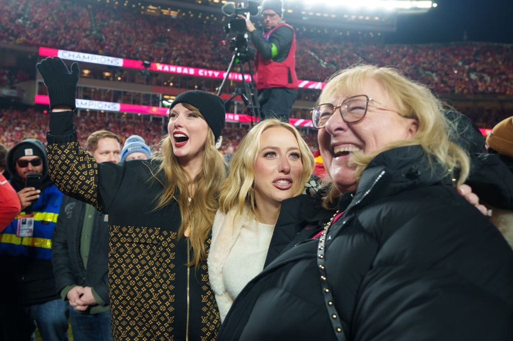 Taylor Swift, Brittany Mahomes and Donna Kelce