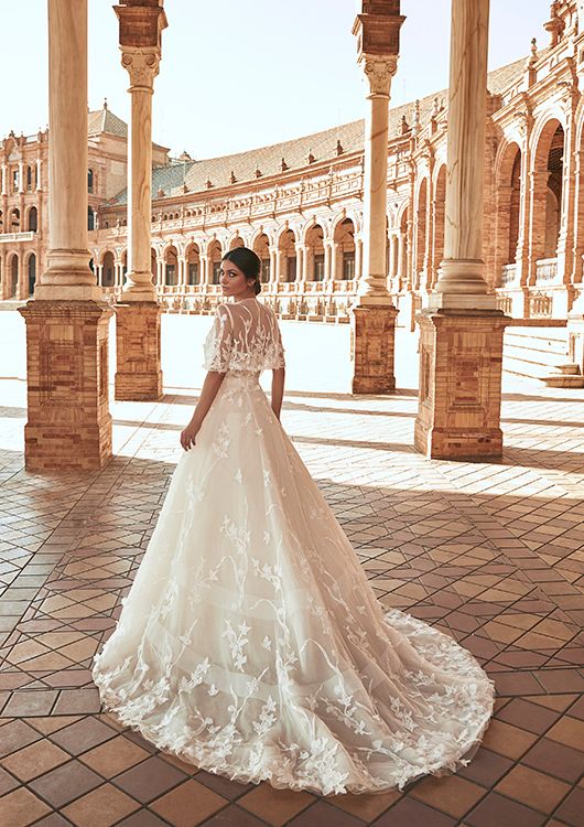 Modelo Canelita de colección de novias Pronovias y Marchesa