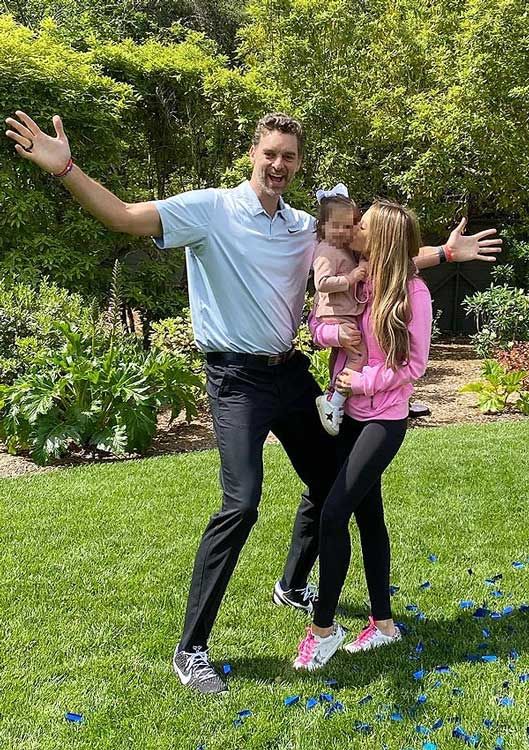 La familia Gasol en el 'gender reveal' de su segundo hijo 