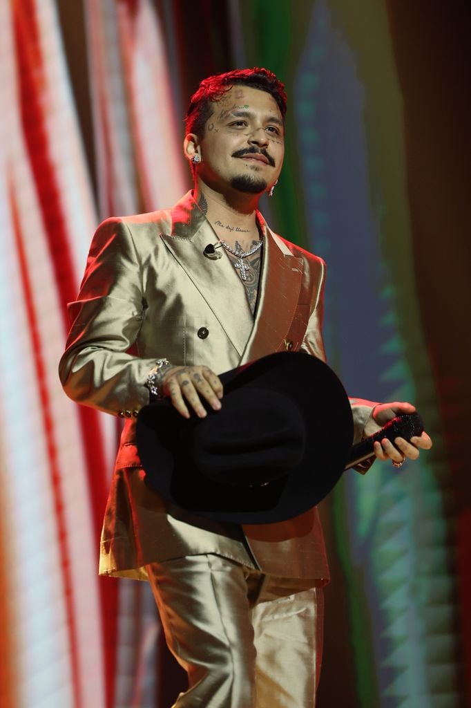   Christian Nodal reveals how criticism of marriage to Ángela Aguilar faces