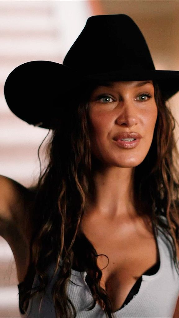 Bella Hadid en la serie 'Yellowstone'