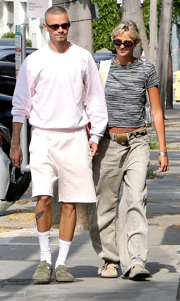 Romeo Beckham y su novia HOLA4116