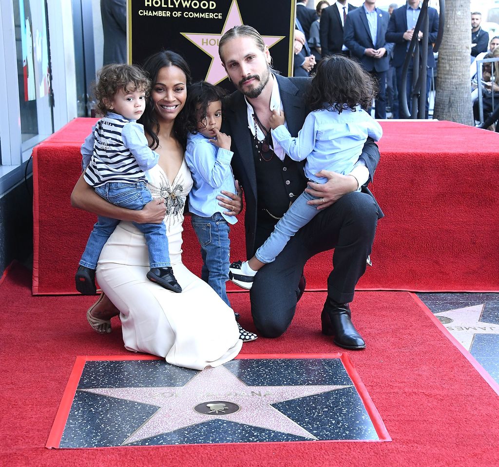 Junto a su esposo Marco Perego, Zoe es madre de tres niños.