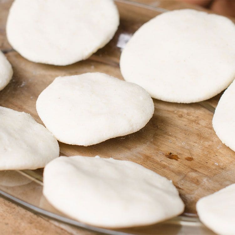 Arepas antes de cocinarse