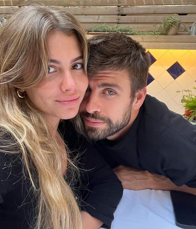 Gerard Piqué en un selfie con Clara Chía 