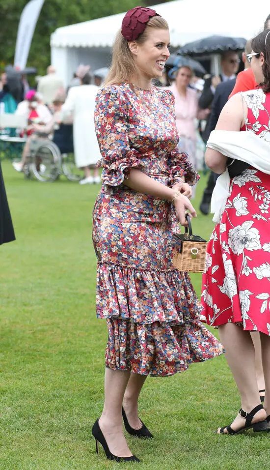 Beatriz de York con un vestido de flores