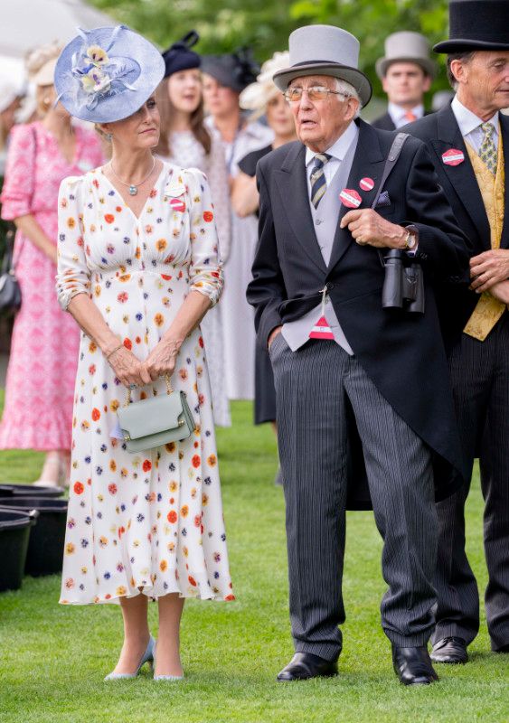 Duquesa de Edimburgo con su padre