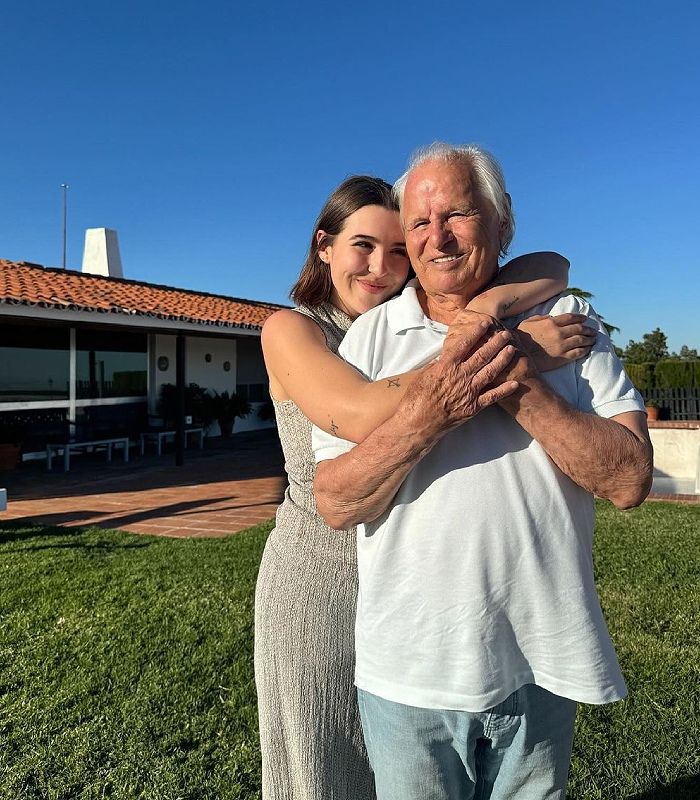 La emotiva felicitación de Alba Díaz a su abuelo Manuel Benítez 'El Cordobés' por su 88 cumpleaños