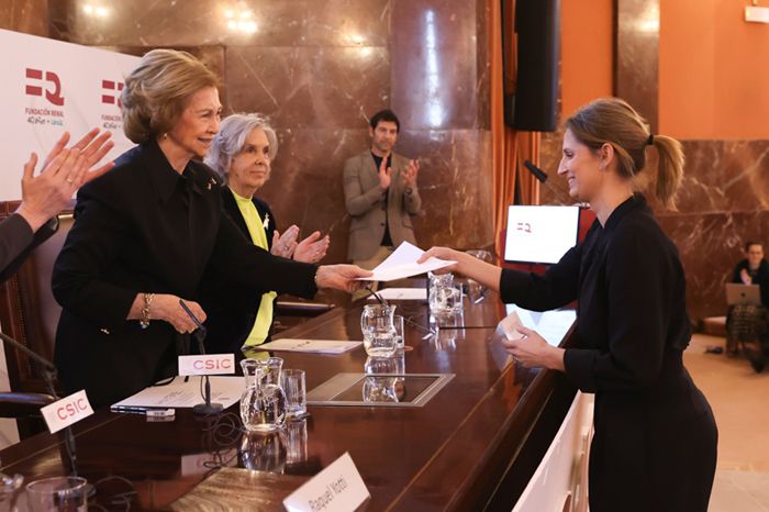La reina Sofía en entrega de premios de investigación en nefrología,