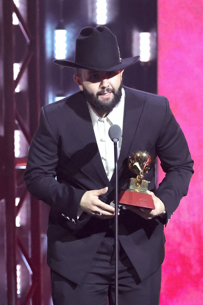 Carín León ganó el Latin GRAMMY a Mejor Álbum de Música Mexicana Contemporánea.