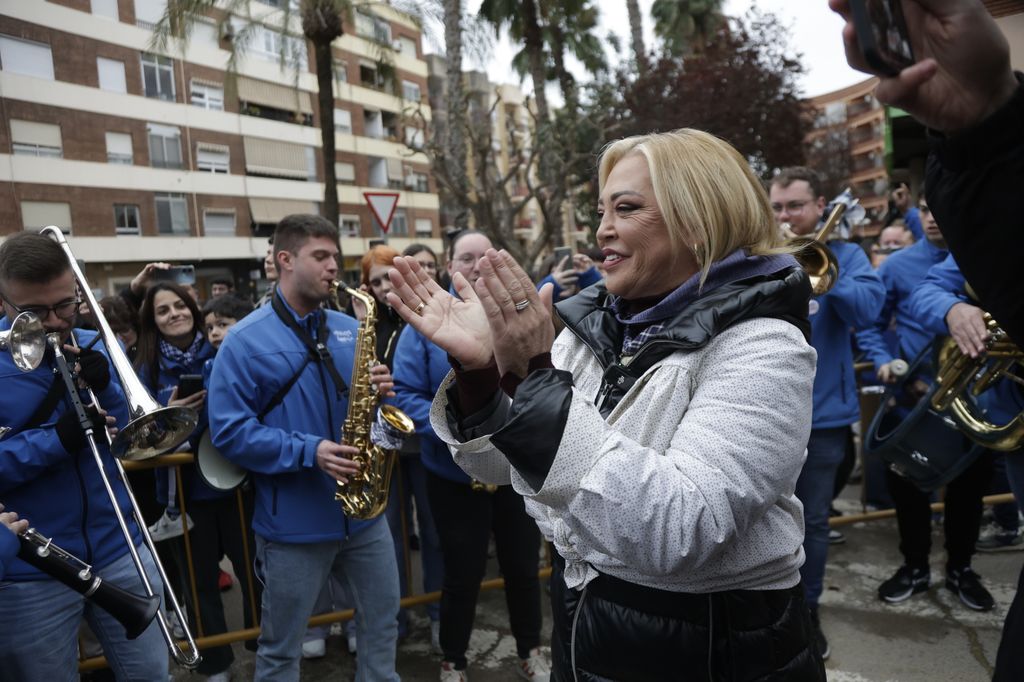 Belén Esteban en Paiporta para celebrar las Fallas con los afectados por la dana