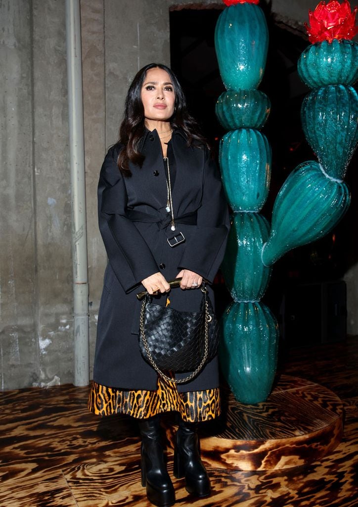 Salma Hayek, la mejor vestida en Fashion Week con su marido François-Henri Pinault