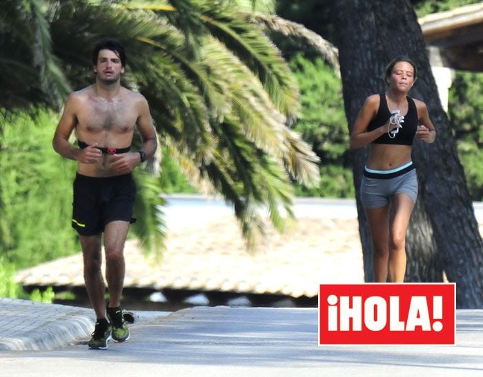 EXCLUSIVA: Carlos Sainz Jr, el mejor compañero de 'running' de su novia, Isabel Hernáez