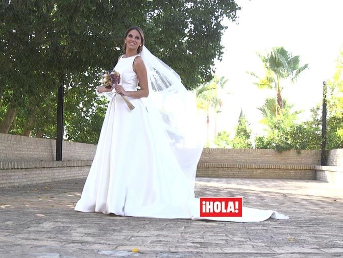 Irene siguió todas las tradiciones de las novias, con su algo prestado, algo azul, algo viejo...
