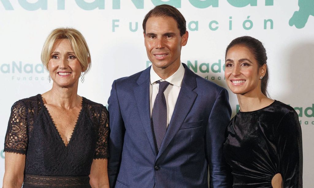 Hola 4035 Rafa Nadal con su madre y su mujer