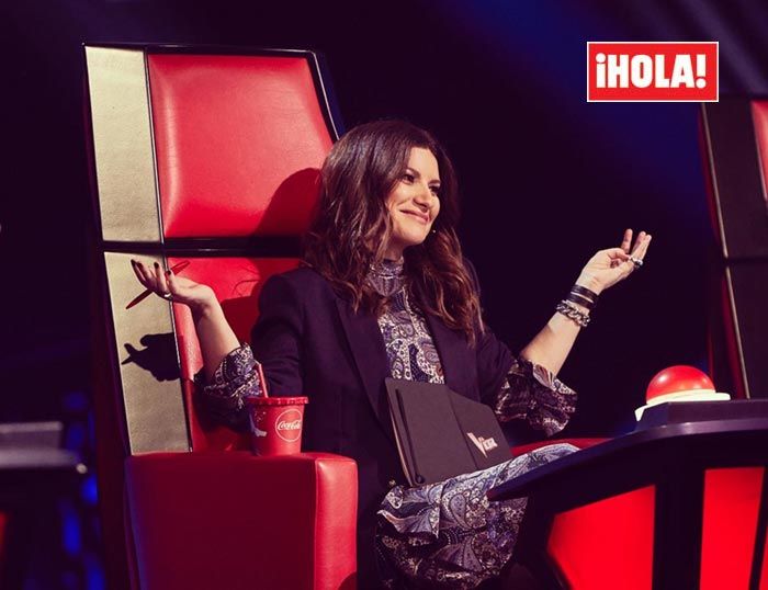 Laura Pausini, en el plató de 'La Voz' con estilismo de Total look Etro