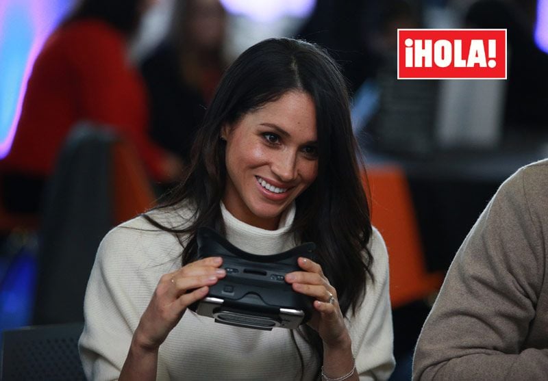 Meghan Markle con gafas de realidad virtual