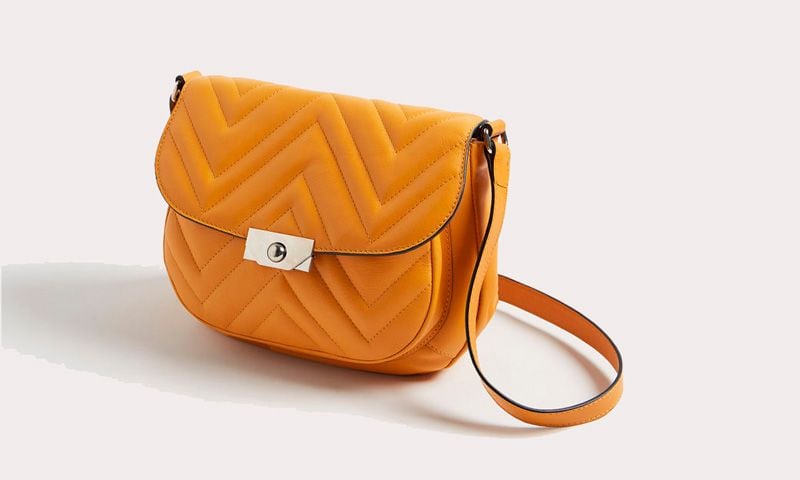 celebrities_bolso_amarillo_9a