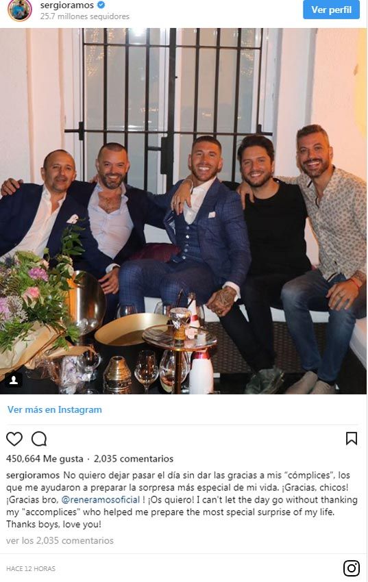 Sergio Ramos con su hermano René y Manuel Carrasco