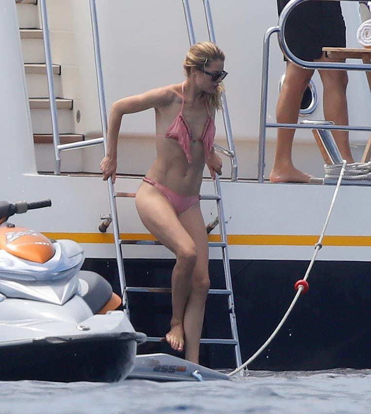 doutzen_kroes_bikini2a