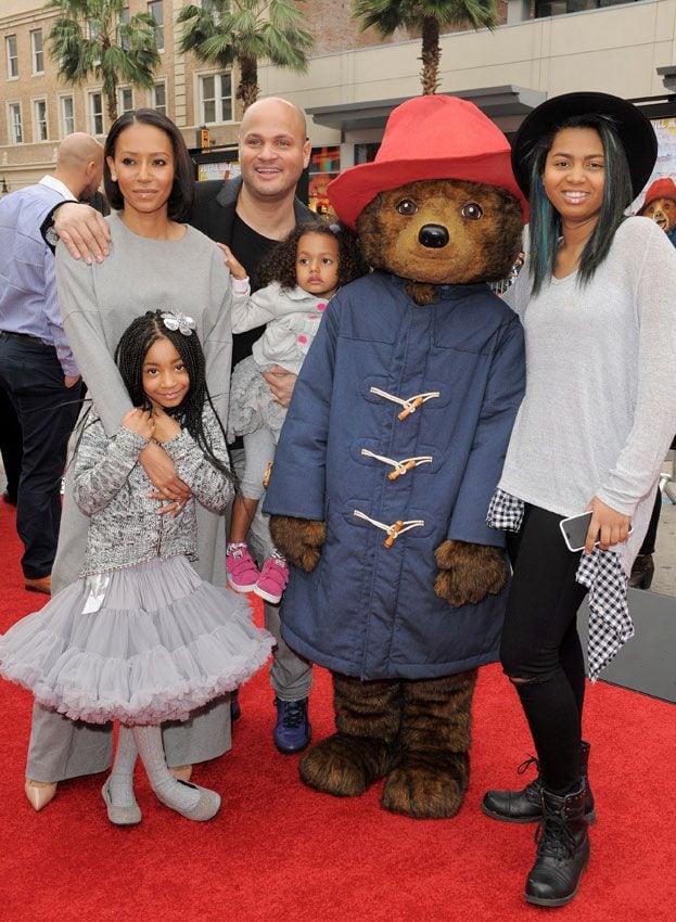 Phoenix, hija de Mel B, con su familia