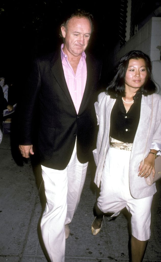 Gene Hackman y Betsy Arawaka