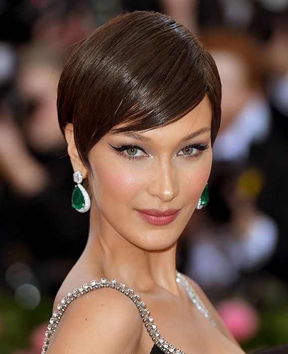 Maquillaje de Bella Hadid en la gala MET 2019