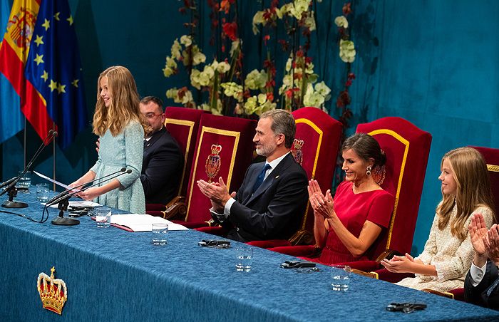 Reyes de España con sus hijas