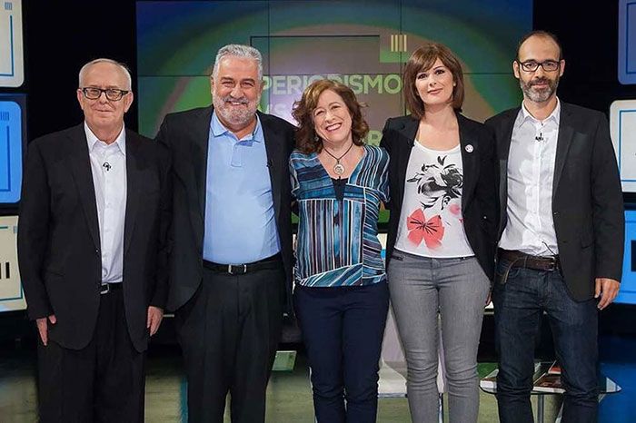 Escritora, con un pasado sanitario... Así es Lara Siscar, la presentadora de informativos del fin de semana en TVE