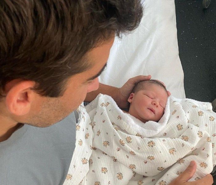 Marc Lopez presenta a su hija 