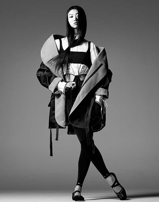 Nueva campaña de Zara bajo los flashes y órdenes del prestigioso fotógrafo de moda Steven Meisel y el estilismo de Karl Templer.

Fotos: Steven Meisel
