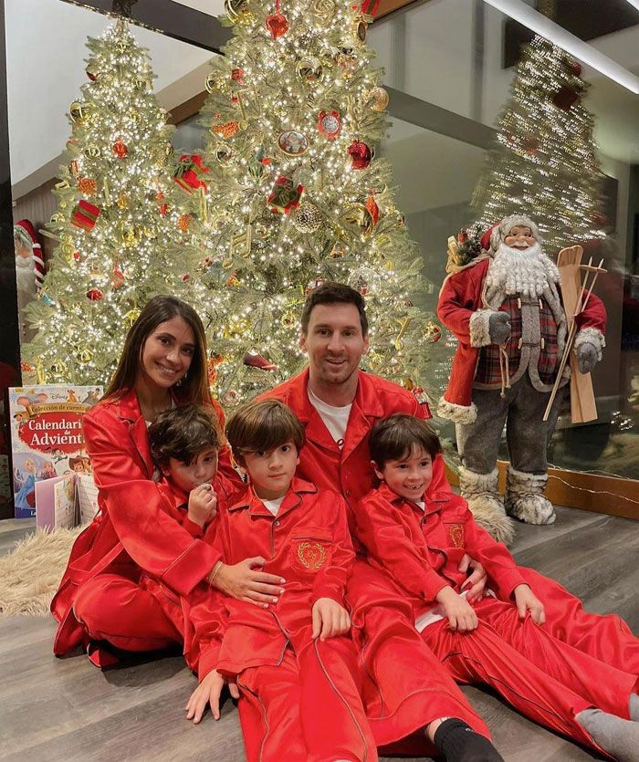 El posado navideño de Leo Messi y su familia