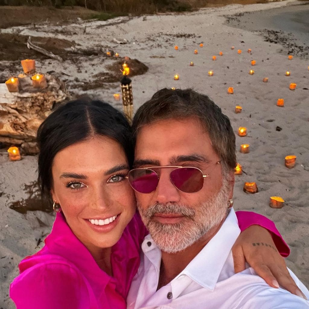 alejandro fern ndez y su novia karla laveaga