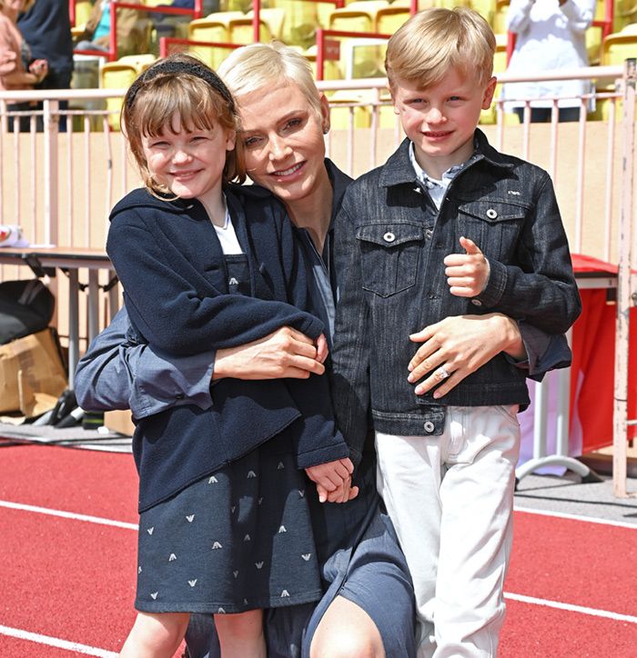 Charlene de Mónaco con sus hijos, Jacques y Gabriella