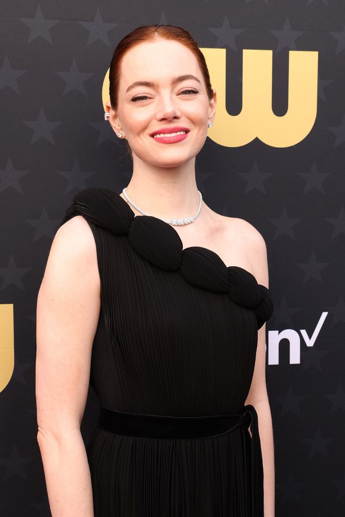 La historia del exclusivo vestido de Emma Stone en los Critics Choice Awards 2024