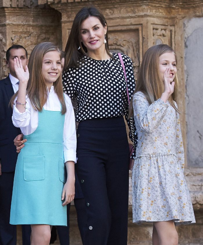 La reina Letizia con sus dos hijas en Palma