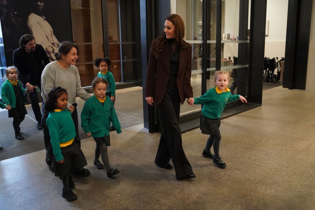 Kate Middleton  en una excursión con niños al el National Portrait Gallery