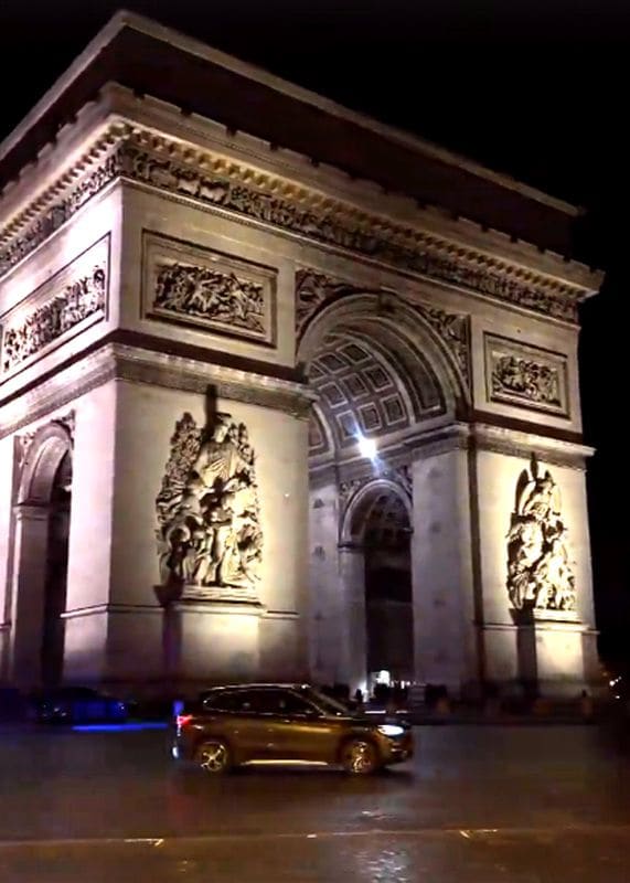 Rocío Flores y Gloria Camila en París