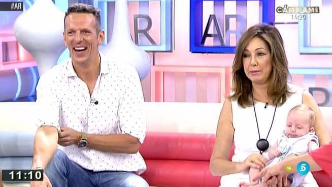 El pasado mes de junio, Yolanda acudió al plató del Programa de Ana Rosa con el niño para presentárselo a Ana Rosa y al resto del equipo
