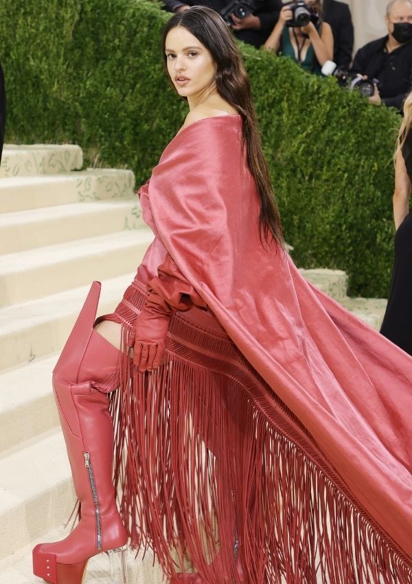 Rosalía en la Gala MET