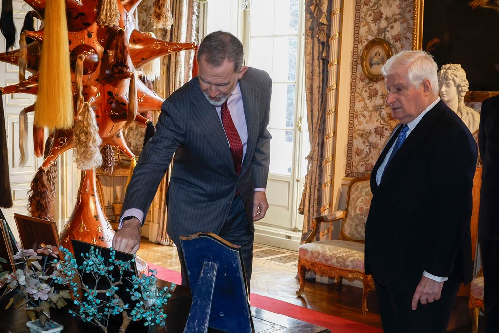 El rey Felipe VI asiste a la inauguración de la muestra 'Flamboyant. Joana Vasconcelos en el Palacio de Liria'