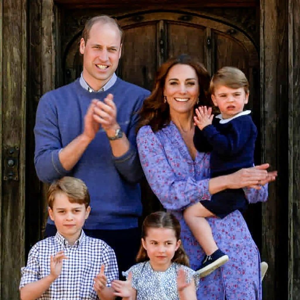 Kate Middleton y el príncipe William con sus hijos