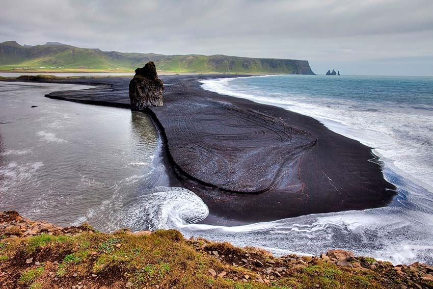 black sand beach vikcfc5d5