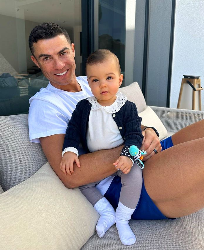 Cristiano Ronaldo con su hija Bella Esmeralda